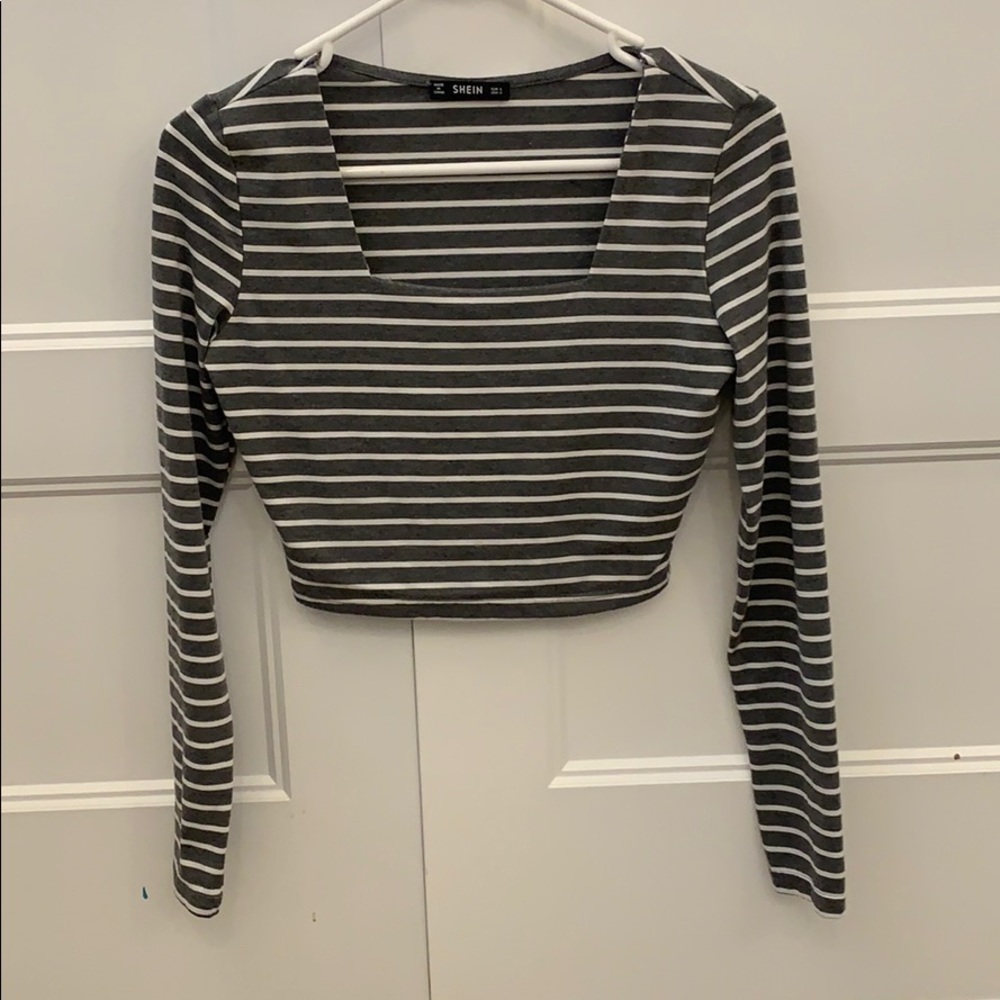 Super cute cropped long sleeve!